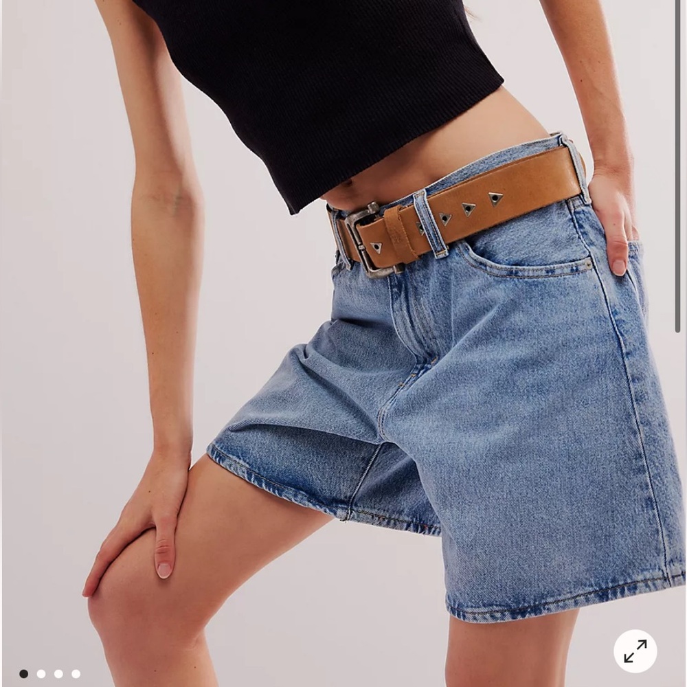 **NWT** Levi’s High-Rise Baggy Shorts